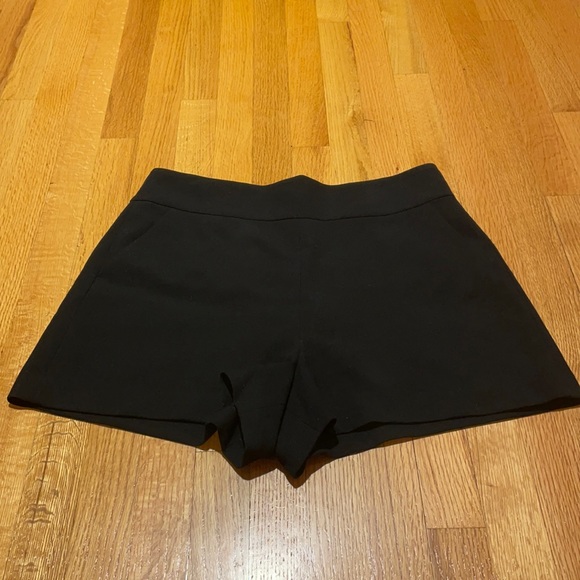 Alice + Olivia Pants - Alice and Olivia Black Shorts Stain 14